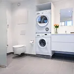 Sanders Tower - Cozy Two-bedroom In Charming Appartement *