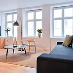 Sanders Tower - Cozy Two-bedroom In Charming Appartement *