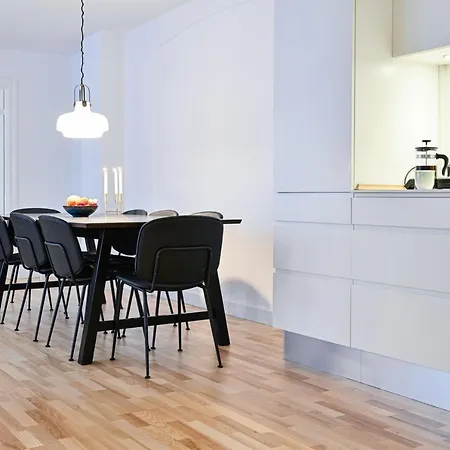 Apartment Sanders Tower - Cozy Two-bedroom In Charming