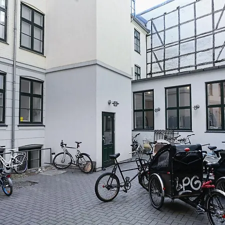 Apartment Sanders Tower - Cozy Two-bedroom In Charming