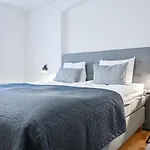 Sanders Tower - Cozy Two-bedroom In Charming Appartement *