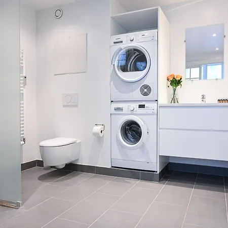 Sanders Tower - Cozy Two-bedroom In Charming Appartement *