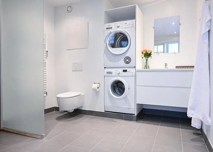 Sanders Tower - Cozy Two-bedroom In Charming Appartement *